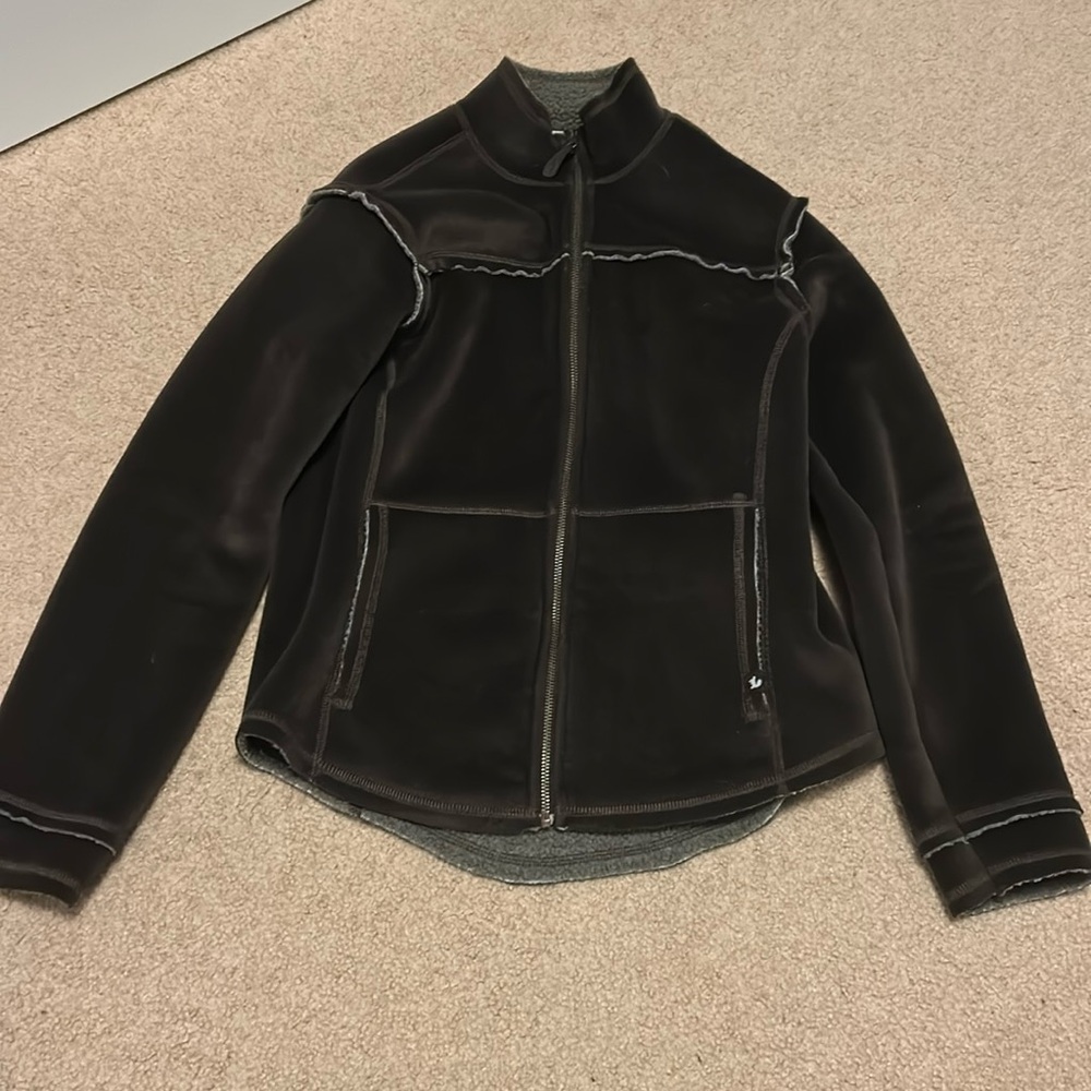 Eastern mountain zip up